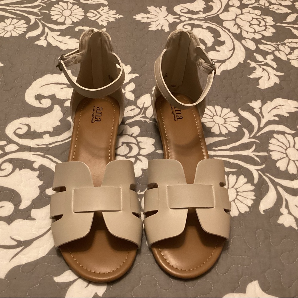 Ana cream Sandals with Ankle Strap. NWT
Smoke/pet free home.